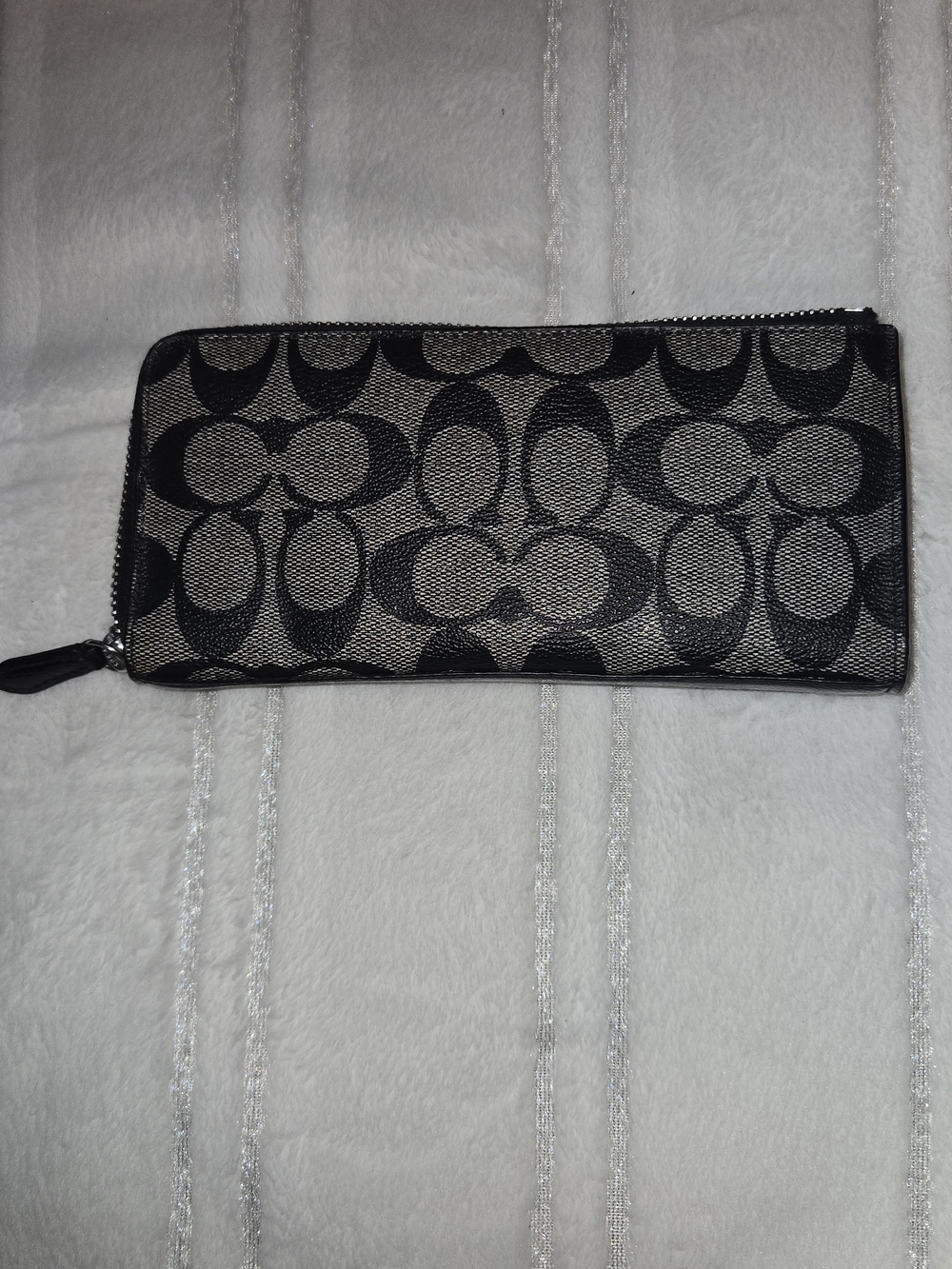 Coach Leather Black Signature Zip Wallet - Picture 4 of 5